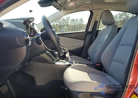 2019 Toyota Yaris L z USA, uszkodzony, nr VIN 3MYDLBYV8KY516590